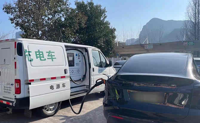东港区汽车搭电
